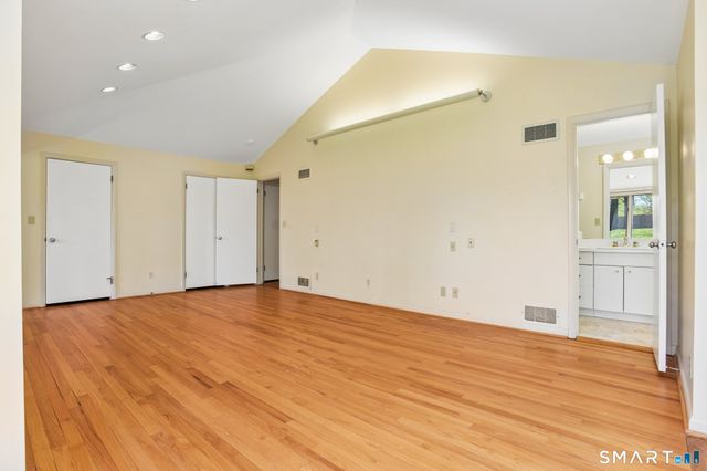 104 Knollwood Drive, New Haven, CT 06515