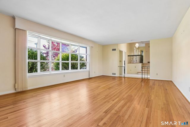 104 Knollwood Drive, New Haven, CT 06515