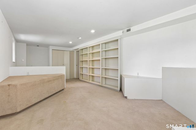 104 Knollwood Drive, New Haven, CT 06515