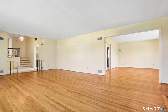 104 Knollwood Drive, New Haven, CT 06515