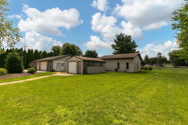 1712 Big Island Parkway, Rock Island, IL 60201