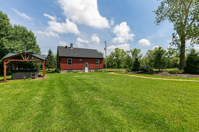1712 Big Island Parkway, Rock Island, IL 60201