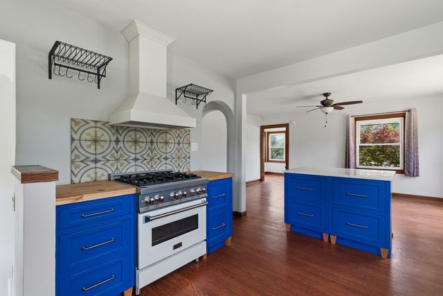 1712 Big Island Parkway, Rock Island, IL 60201