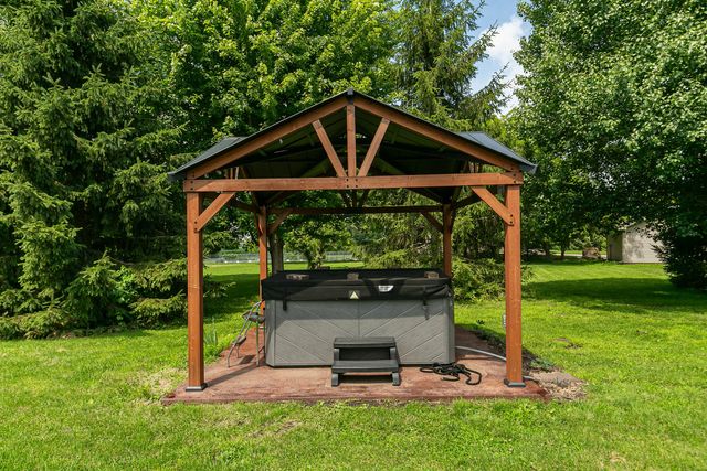 1712 Big Island Parkway, Rock Island, IL 60201