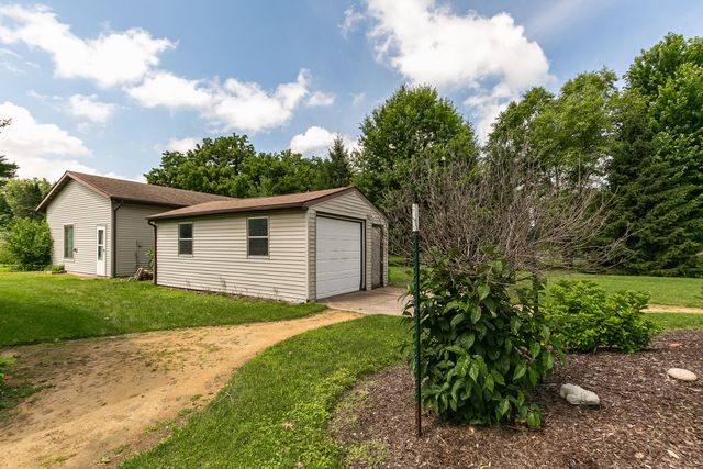1712 Big Island Parkway, Rock Island, IL 60201