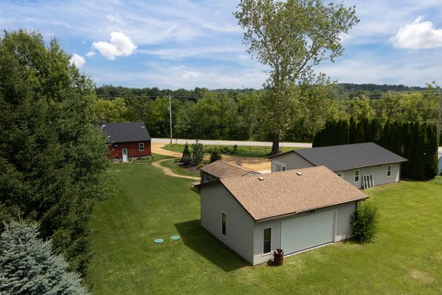 1712 Big Island Parkway, Rock Island, IL 60201