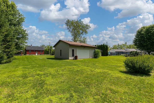 1712 Big Island Parkway, Rock Island, IL 60201