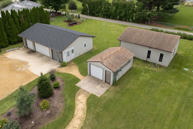 1712 Big Island Parkway, Rock Island, IL 60201