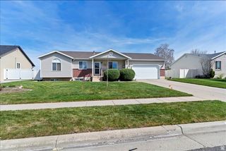2001 S 1800 W, Syracuse, UT 84075