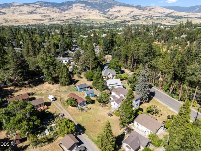 143 Granite Street, Ashland, OR 97520