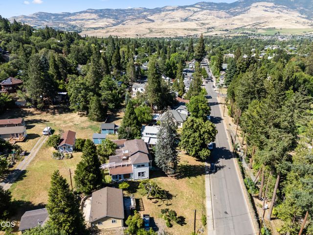 143 Granite Street, Ashland, OR 97520