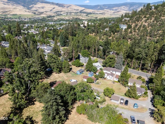 143 Granite Street, Ashland, OR 97520
