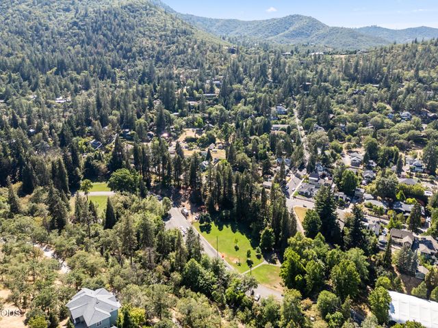 143 Granite Street, Ashland, OR 97520