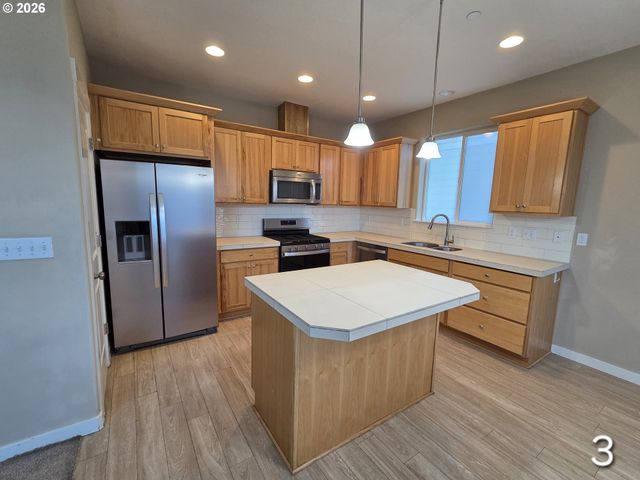 14120 Se STEELE St, Portland, OR 97236