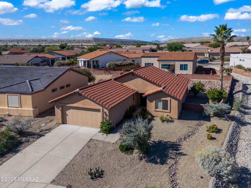 287 N Vía La Castellana, Green Valley, AZ 85614