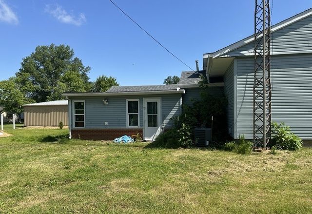 415 S PARK Street, Sesser, IL 62884