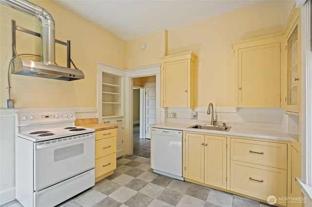 2902 S Jackson Street, Seattle, WA 98144
