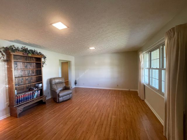 561 Old Whitley Road, London, KY 40744