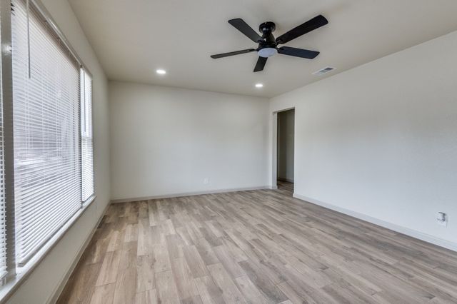 525 Harmon Road, Hurst, TX 76053
