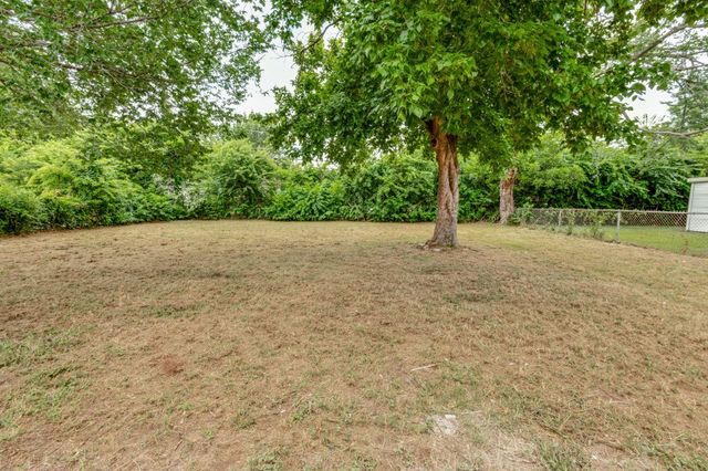 525 Harmon Road, Hurst, TX 76053