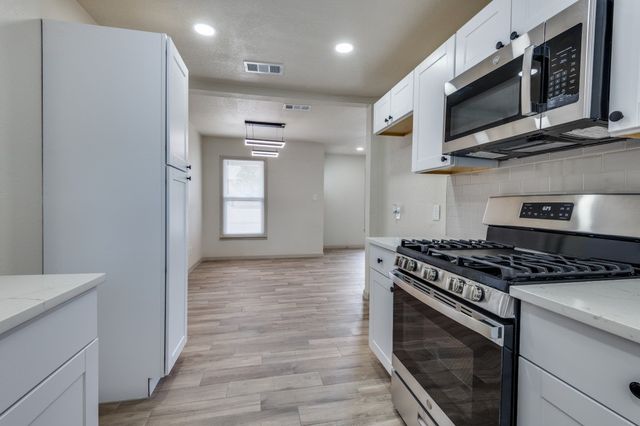 525 Harmon Road, Hurst, TX 76053
