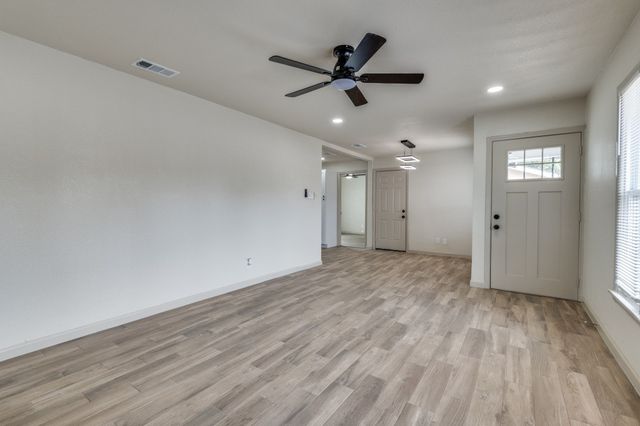 525 Harmon Road, Hurst, TX 76053