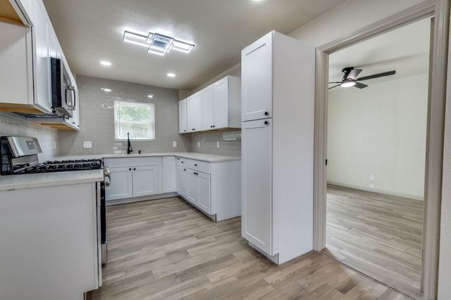 525 Harmon Road, Hurst, TX 76053