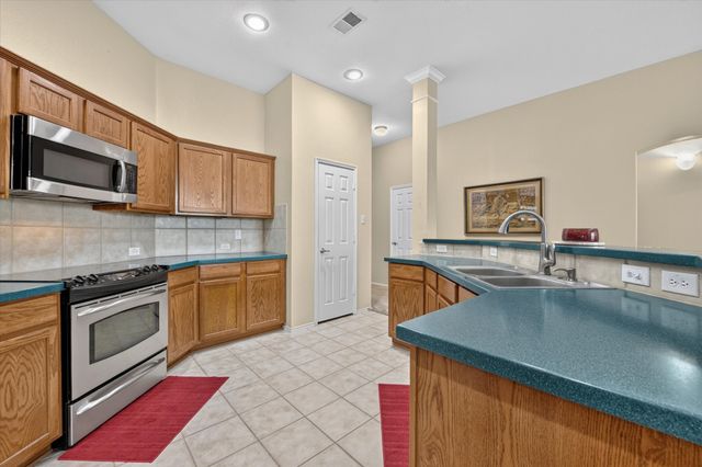 5717 Southern Hills Drive, North Richland Hills, TX 76180