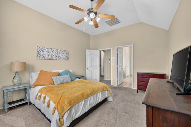 5717 Southern Hills Drive, North Richland Hills, TX 76180