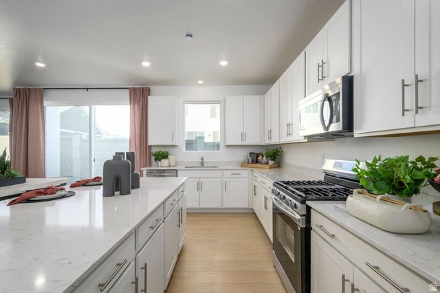 6012 W SAPPHIRE ST, West Jordan, UT 84081