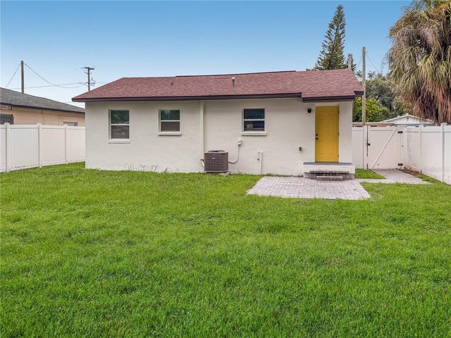 2116 W STATE STREET, Tampa, FL 33606
