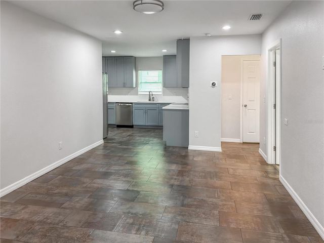 2116 W STATE STREET, Tampa, FL 33606