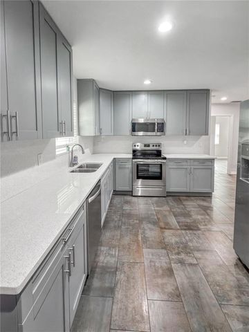 2116 W STATE STREET, Tampa, FL 33606