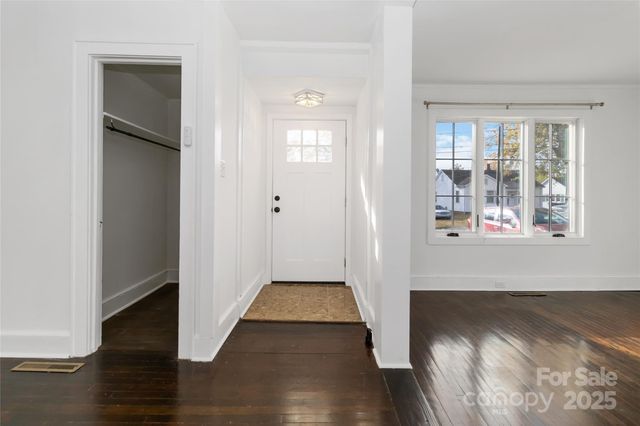 233 Jefferson Avenue NE, Concord, NC 28025