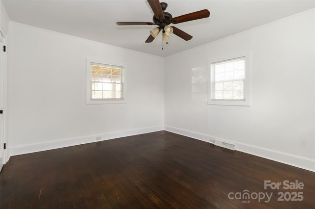 233 Jefferson Avenue NE, Concord, NC 28025