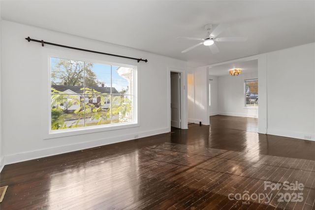 233 Jefferson Avenue NE, Concord, NC 28025