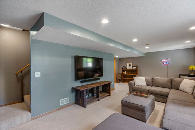 3023 SW Applewood Street, Ankeny, IA 50023