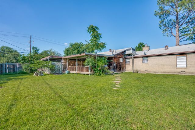 1033 Lydick Lane, River Oaks, TX 76114