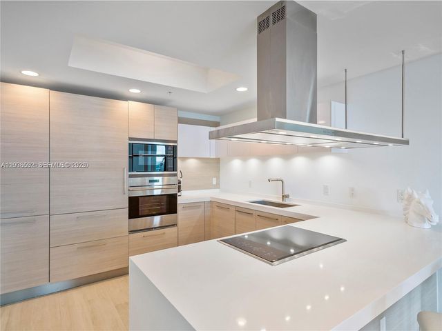 17301 Biscayne Blvd 1105, North Miami Beach, FL 33160