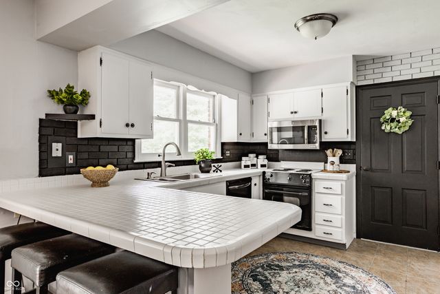 10560 Greentree Drive, Carmel, IN 46032