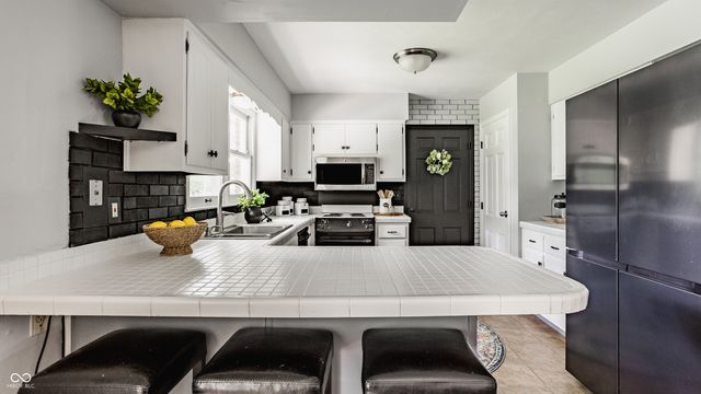 10560 Greentree Drive, Carmel, IN 46032