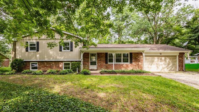 10560 Greentree Drive, Carmel, IN 46032