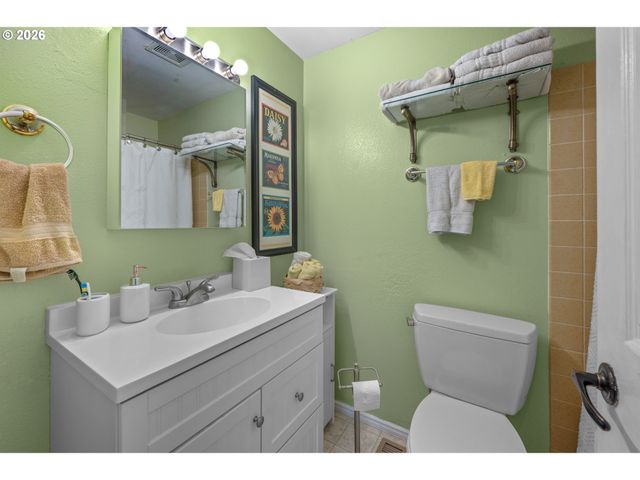 225 ALLENDALE Ct, St Helens, OR 97051