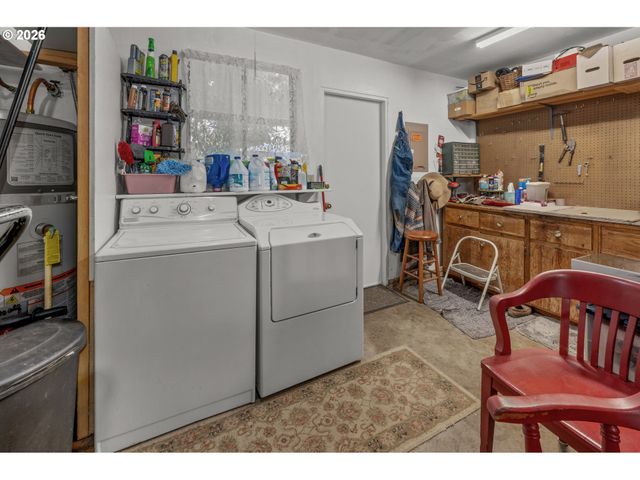 225 ALLENDALE Ct, St Helens, OR 97051