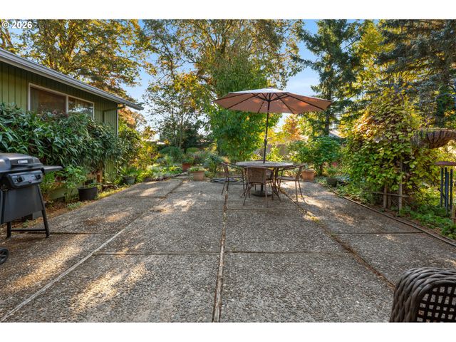 225 ALLENDALE Ct, St Helens, OR 97051