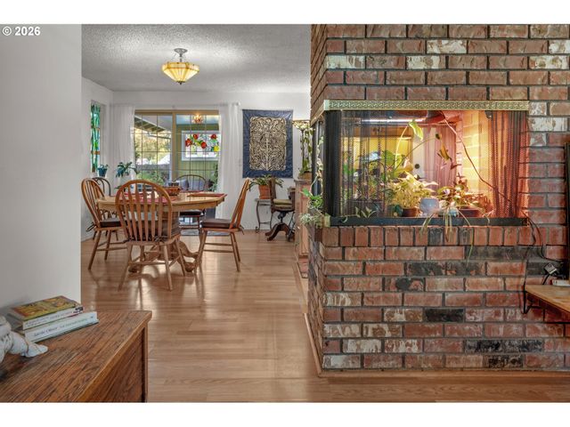 225 ALLENDALE Ct, St Helens, OR 97051