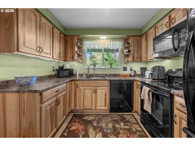 225 ALLENDALE Ct, St Helens, OR 97051