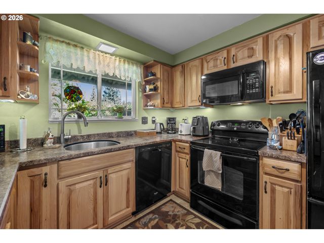 225 ALLENDALE Ct, St Helens, OR 97051