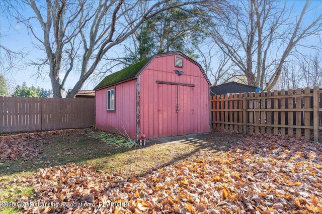 1972 Gunn Road, Holt, MI 48842