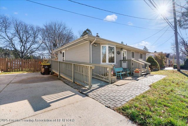 1972 Gunn Road, Holt, MI 48842